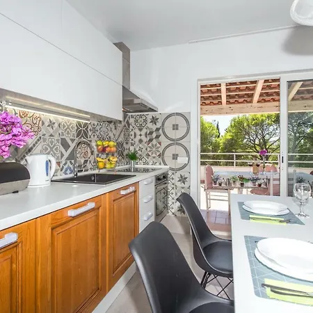 Beachside Marko Apartman Milna