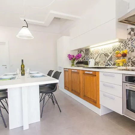 Beachside Marko Apartman Milna