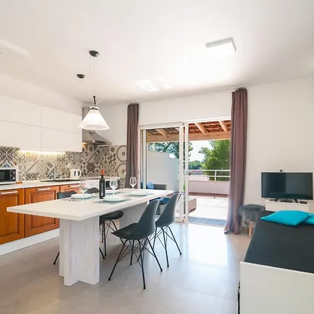 Beachside Villa Marko Apartment