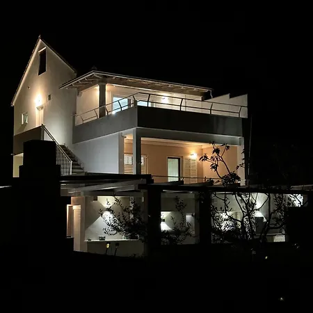Apartment Beachside Villa Marko Milna (Brac)