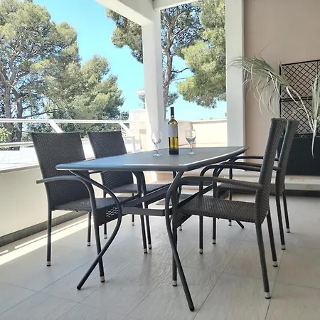 Beachside Villa Marko