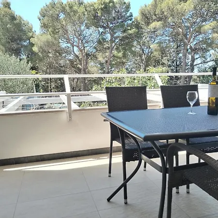 Beachside Villa Marko *
