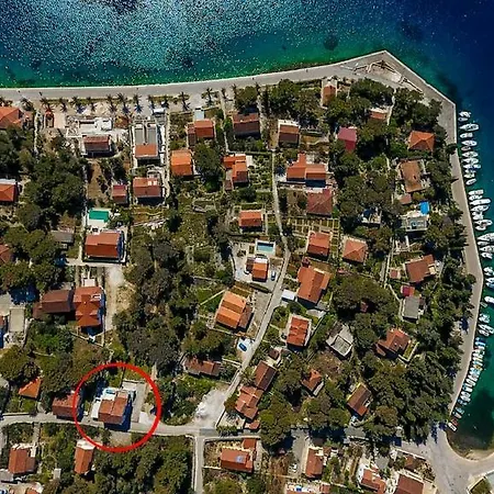Beachside Villa Marko Apartman *