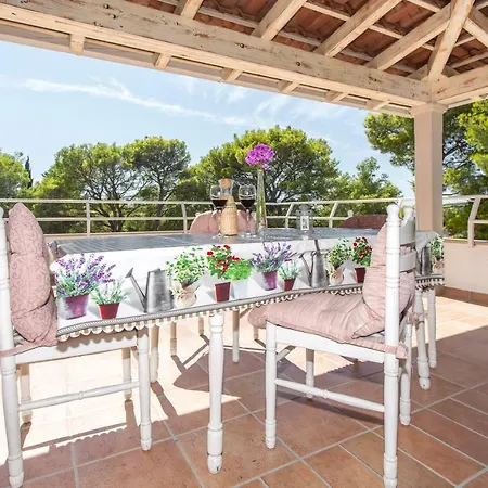Beachside Villa Marko