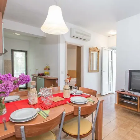 Beachside Villa Marko