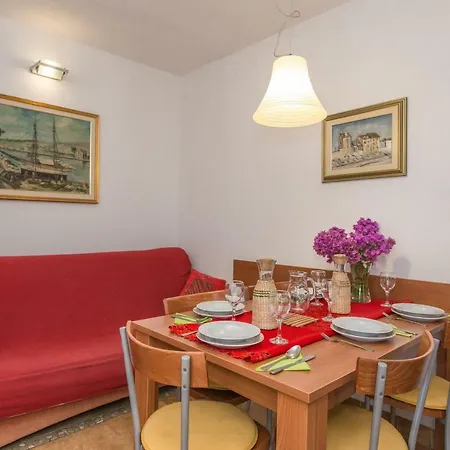 Apartment Beachside Villa Marko *