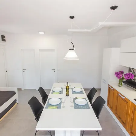 Beachside Villa Marko Apartman